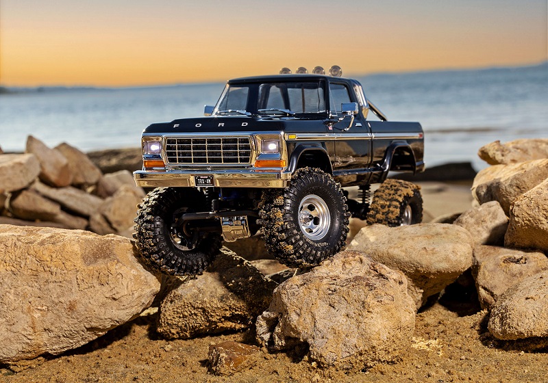 MODEL 97044-1: TRX-4M High Trail&trade; Edition Scale and Trail&reg; crawler with Ford&reg; F-150&reg; pickup body: 1/18 scale 4X4 trail truck, fully-assembled, Ready-To-Drive&reg;, with TQ&trade; 2.4 GHz 2-channel transmitter, and ECM-2.5&trade; waterproof electronics. 
